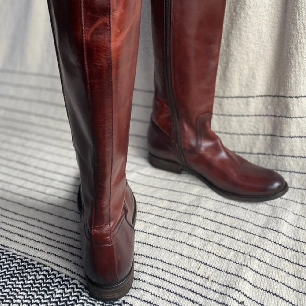 Beautiful FRYE boots